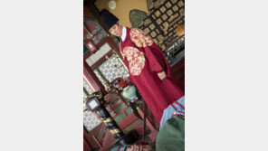 ‘7일의 왕비’ 이동건, 이번엔 냉혹한 연산군…“피 묻은 용안”