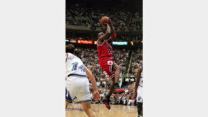 ‘더 샷’ 탄생시킨 시카고-유타 2년 전쟁