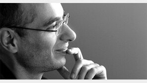 [책의 향기]소설 ‘잠’으로 돌아온 베르나르 베르베르 “꿈은 영감의 원천 잠들기 전 부탁하죠 뇌야, 아이디어를 주렴”