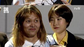 “눈알도 실력이야”…SNL 김민교, 정유라 패러디 “똑 닮았네”