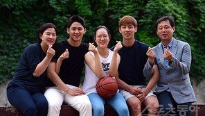 [패밀리가 떴다] 양원준 WKBL 사무총장 가족 “다섯 식구가 모두 농구선수…아마도 우리가 처음 아닐까”