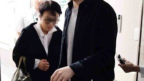 [동아포토]빅뱅 탑 면회 마친 최승현 母 ‘묵묵부답’