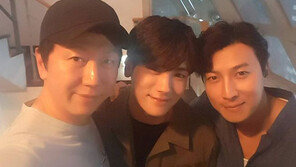 [#해시태그 컷] ‘인터뷰’ 보러온 박형식…빛나는 전우애