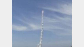 北 동해로 지대함 추정 미사일 수발 발사…“적 ‘함선’ 타격 과제”