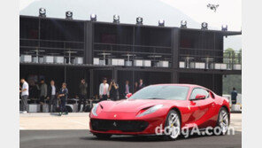 [신차 pic]페라리 812 슈퍼패스트… 2.9초면 시속 100㎞ 돌파