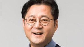 민주 홍익표 “김장겸 MBC사장·고영주 방문진 이사장 스스로 물러나라”