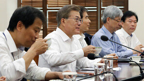 커피 소통하며 여성 중용… 검찰-국방부엔 매서운 개혁칼날 