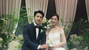 “가장 행복하고 따뜻한 예식”…이상우·김소연, 웨딩사진 공개 ‘훈훈해’