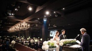 “이 부부 비주얼, 실화?” 이상우·김소연, 드라마 같은 결혼식 사진 공개