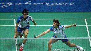 광저우 금메달 혼복 이효정·신백철 챔피언등극