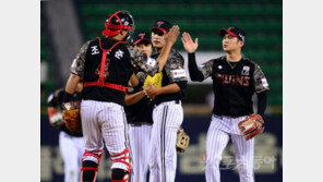 폭발한 LG, 15년만 진기록 세우며 4위 탈환