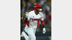 [베이스볼 피플] ‘열정男’ KIA 버나디나가 말하는 반전의 이유