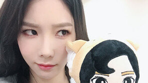 [#해시태그 컷] 뾰로통한 얼굴마저 인형 같은 태연