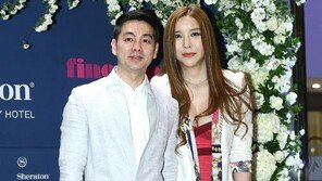 [연예 뉴스 스테이션] 하리수·미키정, 결혼 10년만에 파경…“이젠 서로 응원”