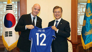 문 대통령 “2030년 월드컵 동북아 공동개최 희망”