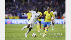 물고 물리는 조1위 전쟁…유럽예선, 끝까지 가야 안다