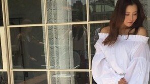 “김희선 나이, 진짜?” 불혹 안 믿기는 미모 근황…‘청순’