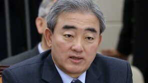 유진룡 “노태강은 능력자, 경질 말도 안 돼”…朴 앞에서 작심 비판