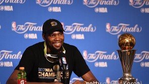 두 토끼 다 잡은 이적생 듀란트