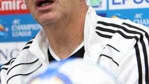 한국 대표팀 꺾은 카타르 대표팀 감독, 돌연 사의 “변화 필요한 시점”