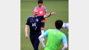 한준희 “한국이 아시아의 강호라는거, 슈틸리케만 모르는 것 같다”