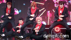 [동아포토]베일 벗은 NCT127, 강렬한 퍼포먼스