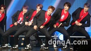[동아포토]NCT127, 자로 잰듯한 칼군무