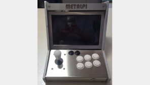 [꿀딴지곰 겜덕연구소] 유부남들이여! 책상에 게임기를 놓자! 당당하게!