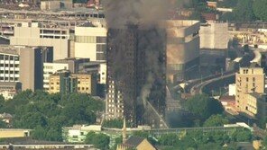 런던 24층 아파트 대형화재 사망자 속출…“거주자 600여명 중 상당수 건물 안에 갇혀”