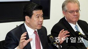 “11조원 美제품 구매펀드 조성을” 트럼프 청구서 내민 암참