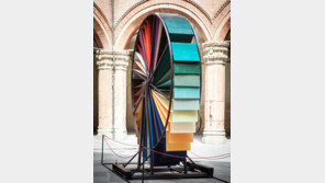 천연가죽 위협하는 ‘알칸타라’