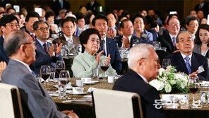 햇볕정책 계승 천명… “北 말따로 행동따로 고쳐야” 경고도 