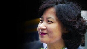 추미애 “강경화 취임 축하…국격에 맞는 외교역량 보여주길”