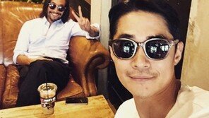 배정남, ‘단발’ 류승범과 절친 인증샷 “브라덜~ 살아있네”