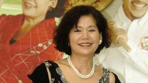 대배우 윤소정 떠나는 길 ‘눈물의 배웅’