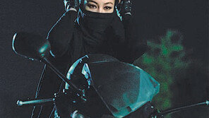 [CAR&TECH]‘악녀’의 모터사이클로 추격 명장면 연출한 코멧 250R