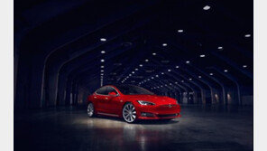 테슬라 차량, 드디어 국내 고객 품에