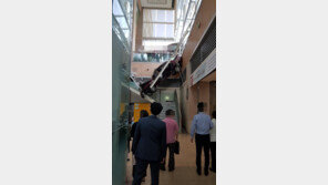 일산 백병원 차량 돌진 사고…소방서 “운전자, 오른 다리에 깁스”