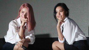 [동아포토]마마무 솔라-화사 ＂쉿 비밀이야＂