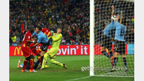 판정 항의 지나칠 경우 감점…손으로 골 막으면 득점 인정