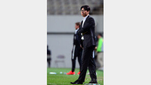 ‘서울 지휘봉 1년’ 황선홍 “성과보다 아쉬움 크다”