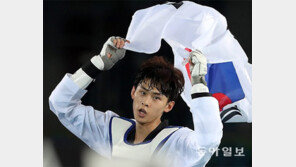김태훈 ‘번개 발차기’… 3회 연속 챔피언에