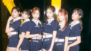 에이핑크, 살해협박 속 컴백쇼 “팬들 힘으로 섰다”