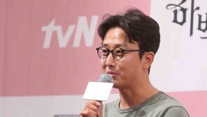 [동아포토]김병수 감독 하백의 신부 연출