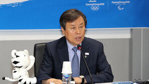 도종환 장관 “게임산업 자율규제 만들자”