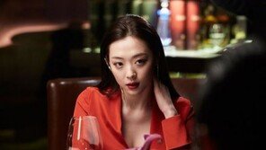 바람 잘날 없는 ‘리얼’, 개봉 첫날부터 ‘설리 노출 장면’ 불법 유출까지…