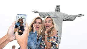 [2017 상반기 히트상품] 5.7인치 디스플레이·듀얼카메라의 차별화