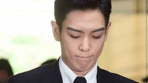 [동아포토]빅뱅 탑, 굳게 담은 입