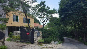 [화제의 분양현장]계곡-골프장 가까운 숲 속 펜션 