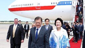 “국격 올라가는 소리…너무 우아해” 김정숙 여사 옷 ‘화제’